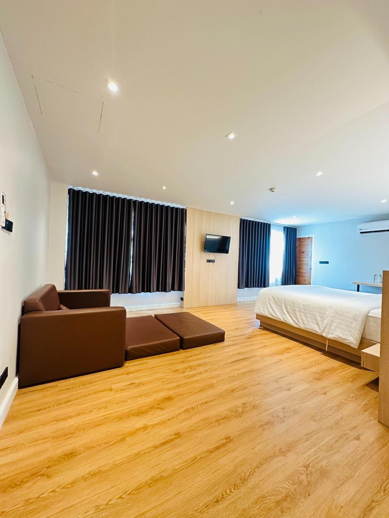 V1 Boutique Hotel 北碧府 外观 照片