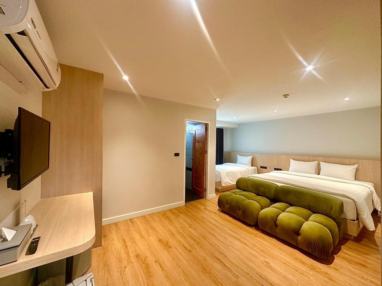 V1 Boutique Hotel 北碧府 外观 照片